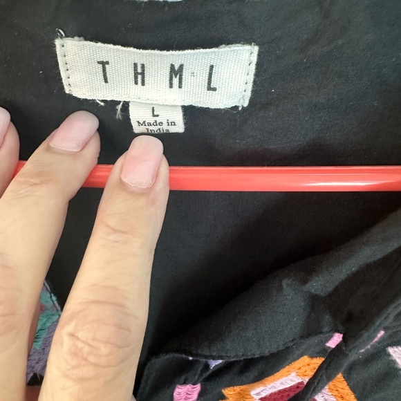 THML Black Boho Top W/Puffy Shirt Sleeves & Embroidery Sz Large Eclectic Preppy - Picture 3 of 10